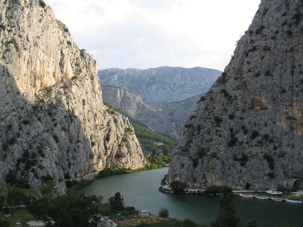 Панорама Villa Dvor Hotel 3*