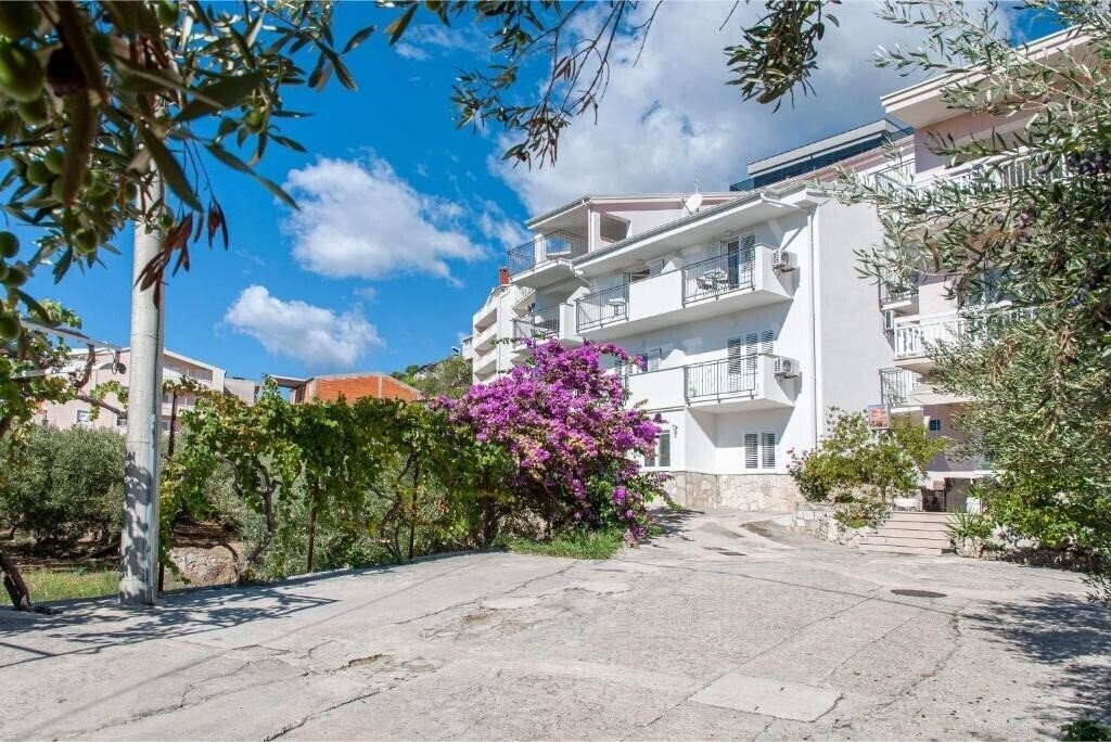 Вид App & Room Nikola 3*