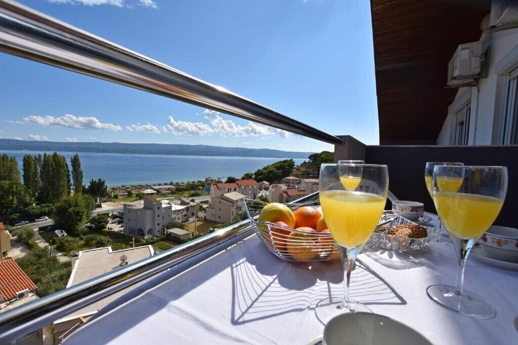 Вид App Ana Omis 3*