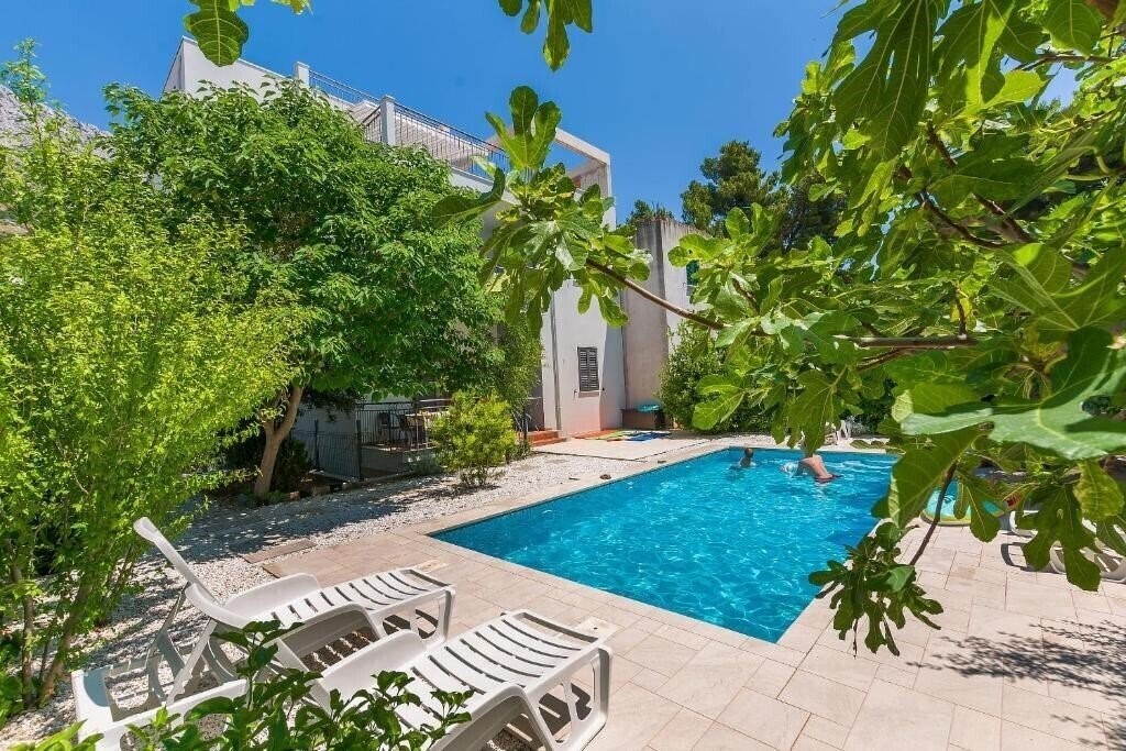 Отель App Ljiljana 3*