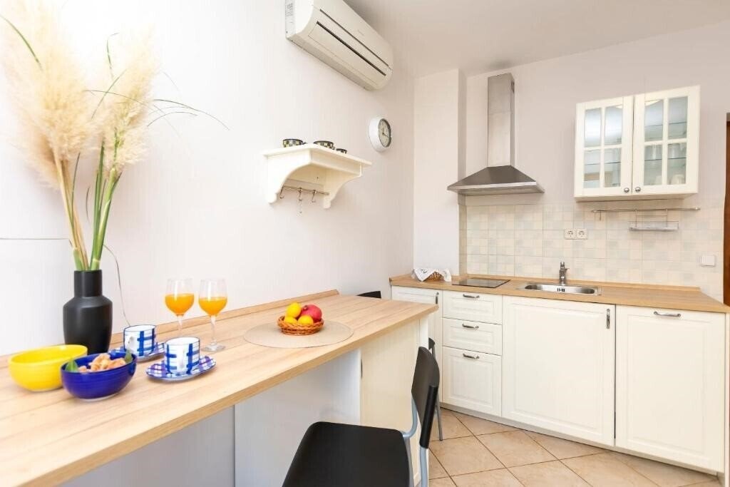 Территория App Ljiljana 3*