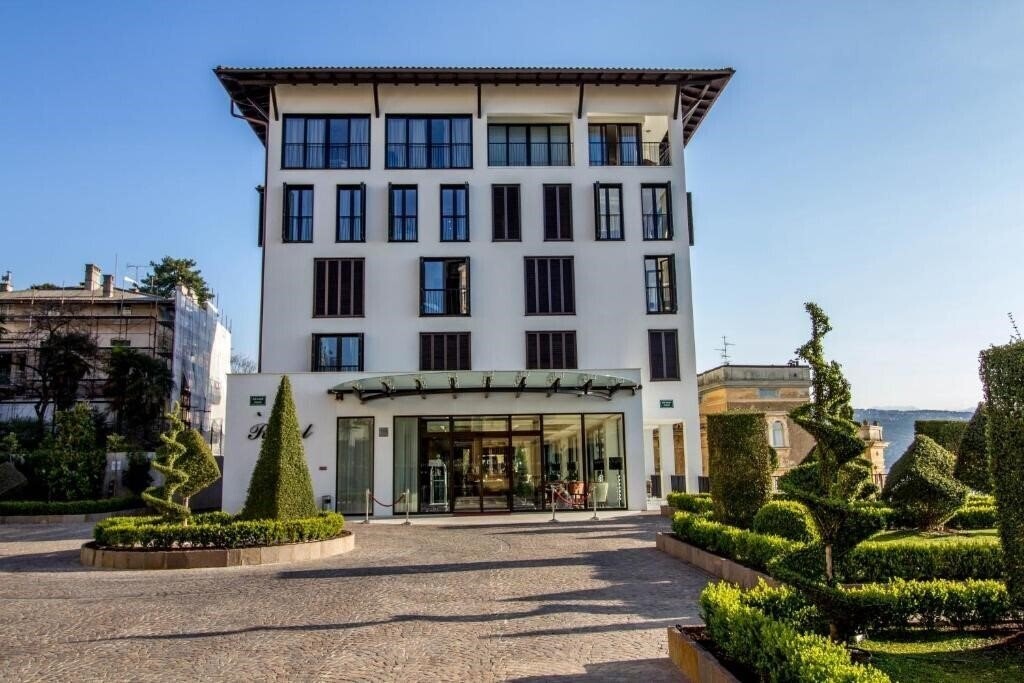 Апартаменти Amadria Park Royal 4*