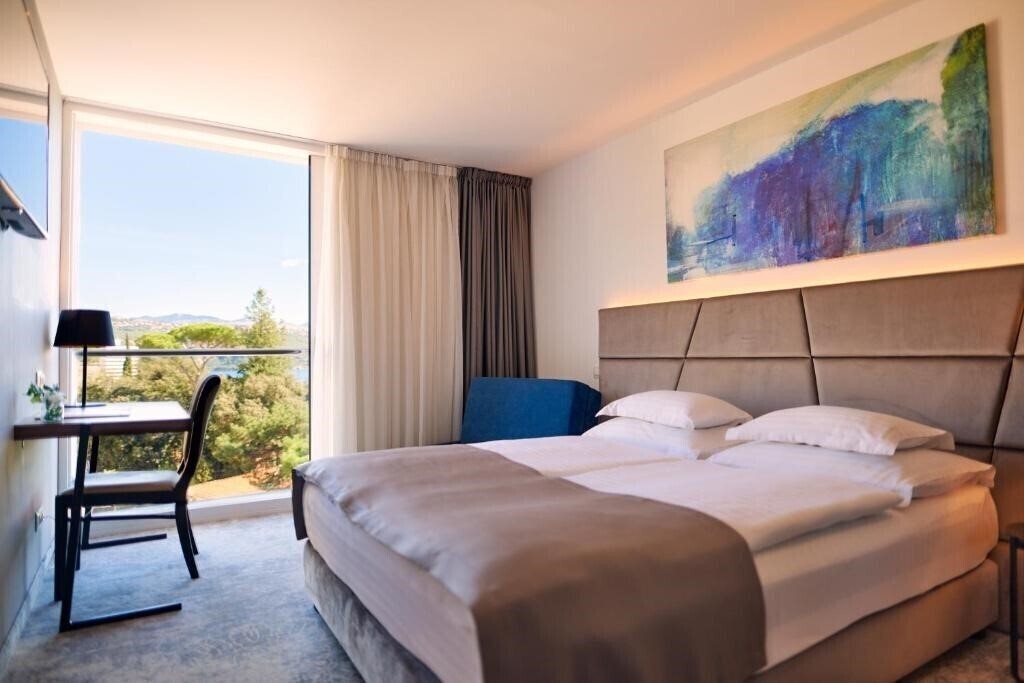 Отель Paris Hotel 4*