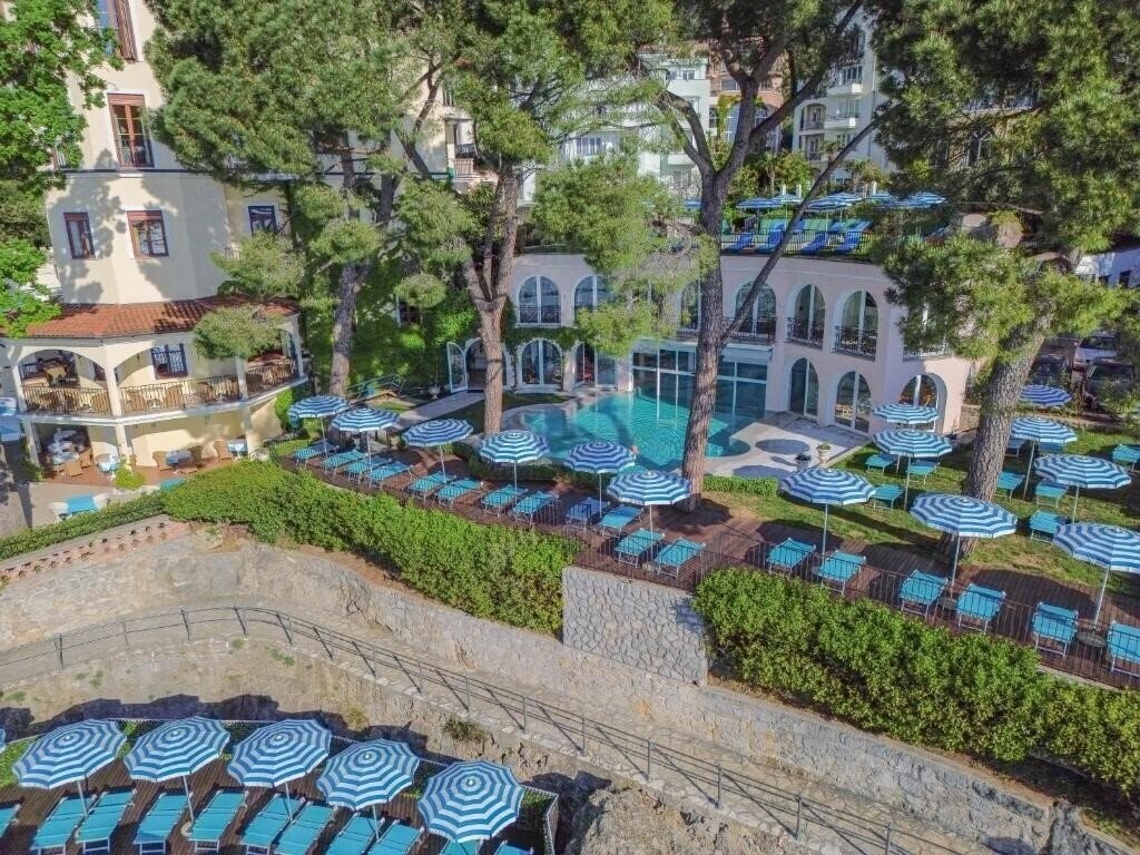 Апартаменты Miramar 4*