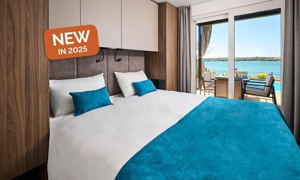 Вид Aminess Sirena Holiday Homes (Novigrad) 4*