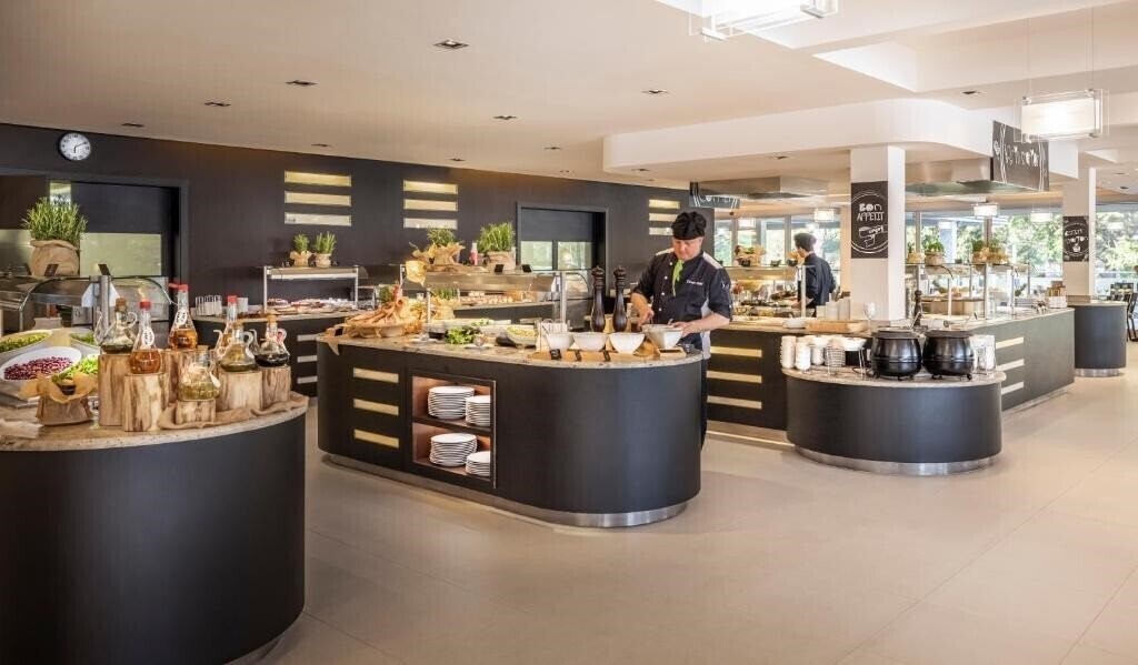 Панорама Maistra Petalon Resort 4*