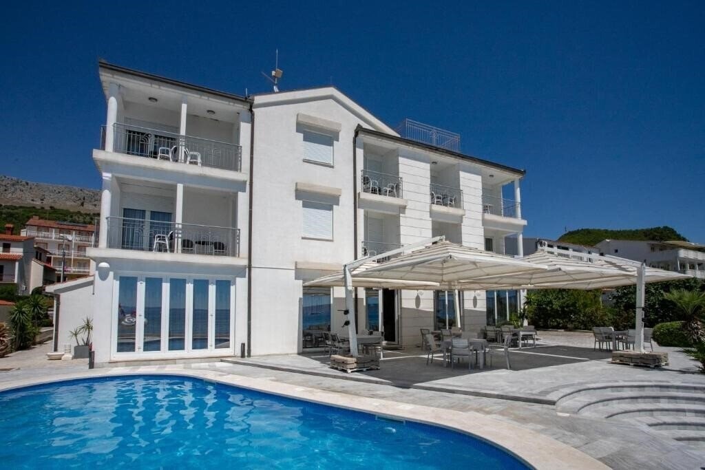 Апартаменты Hotel Neva 3*