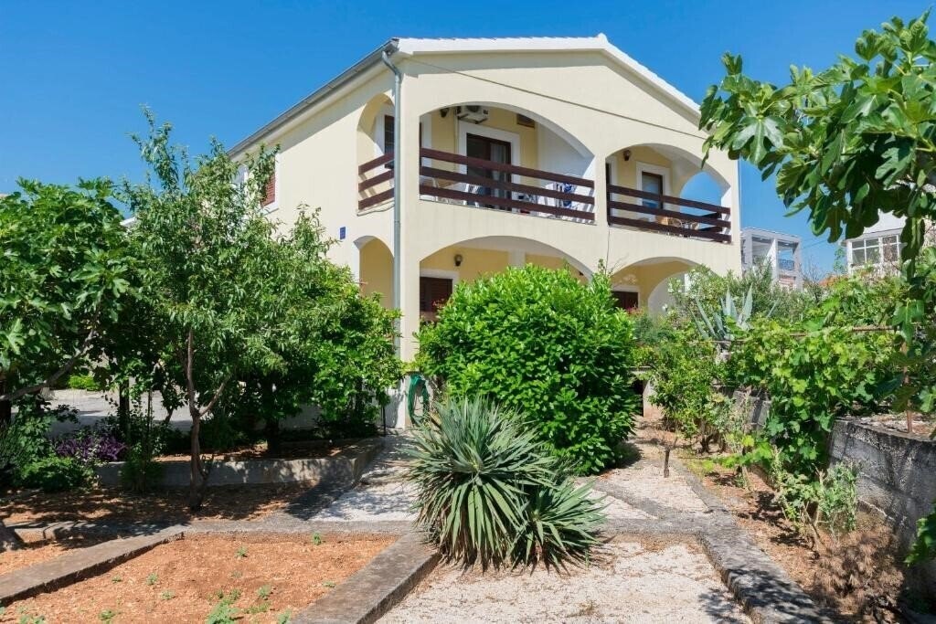 Готель Apartments Grozdana 3*