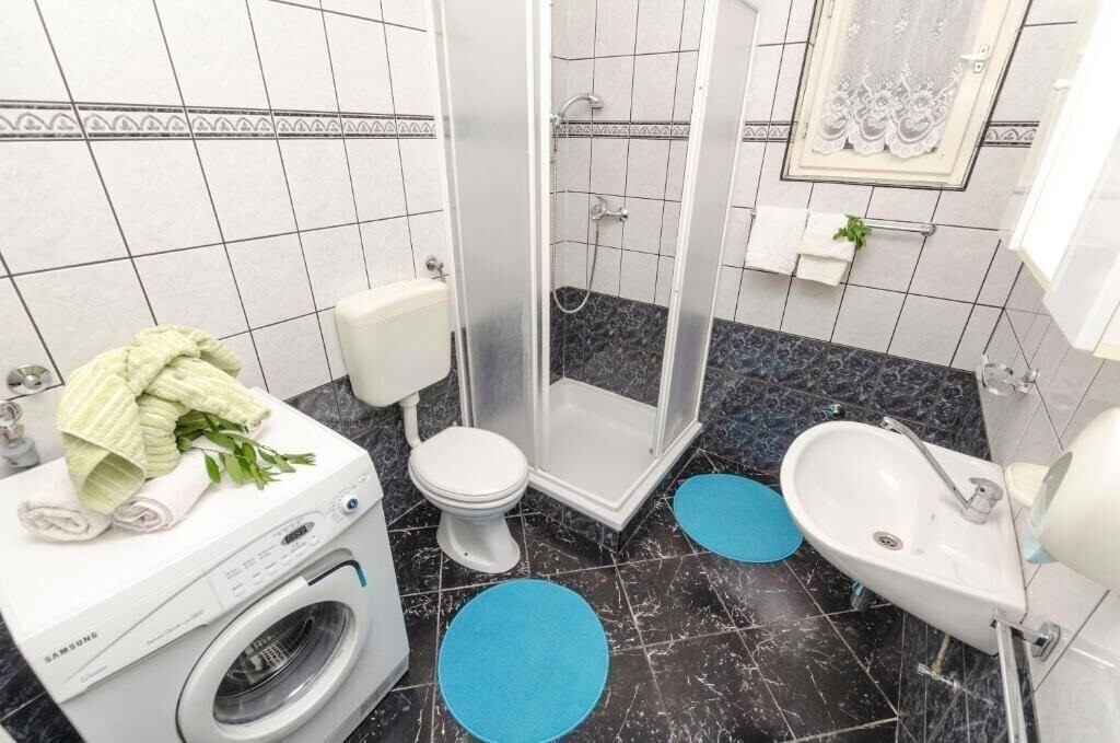Панорама Apartments Grozdana 3*