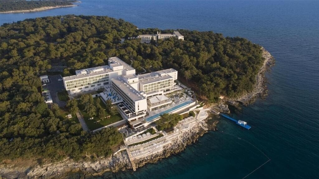 Готель Grand Hotel Brioni Pula, A Radisson Collection Hotel 4*