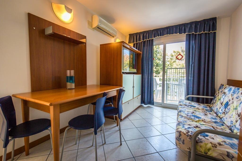 Панорама Horizont Golden Rocks Resort 2*