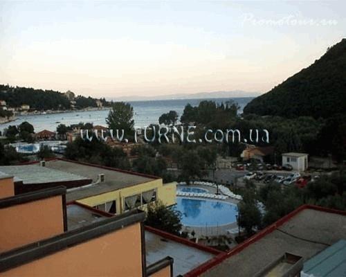 Територія Hotel Narcis 3*