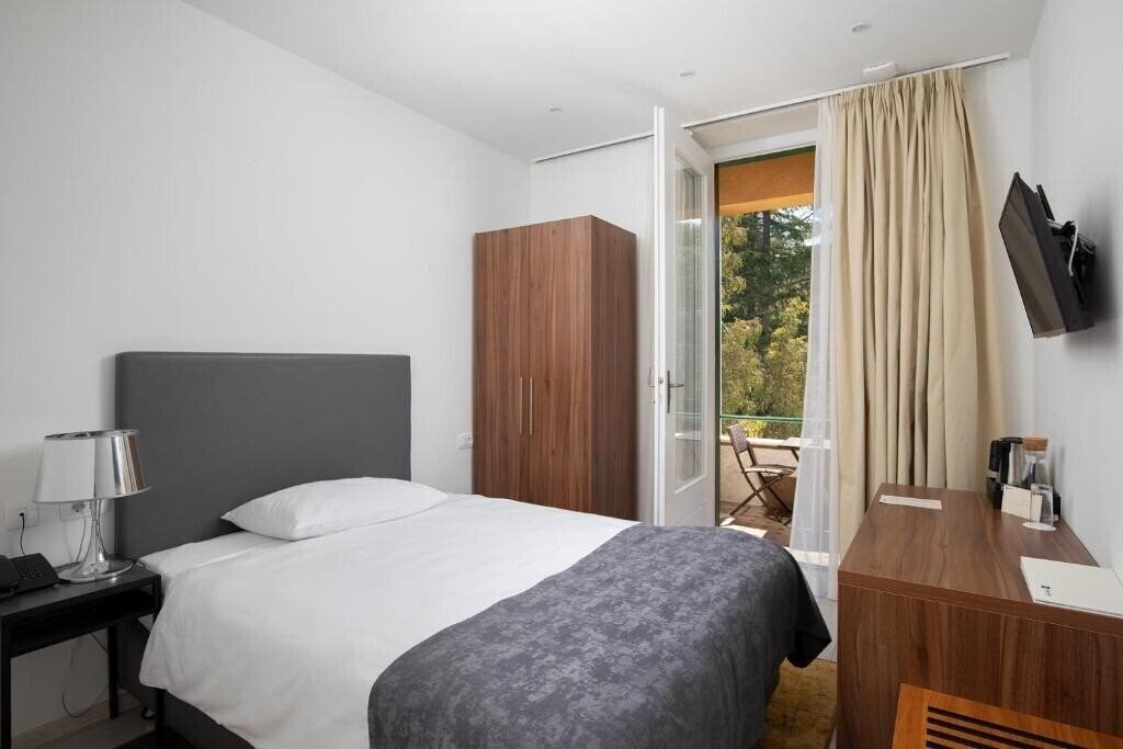 Территория National Park Brijuni Hotel Neptun 3*
