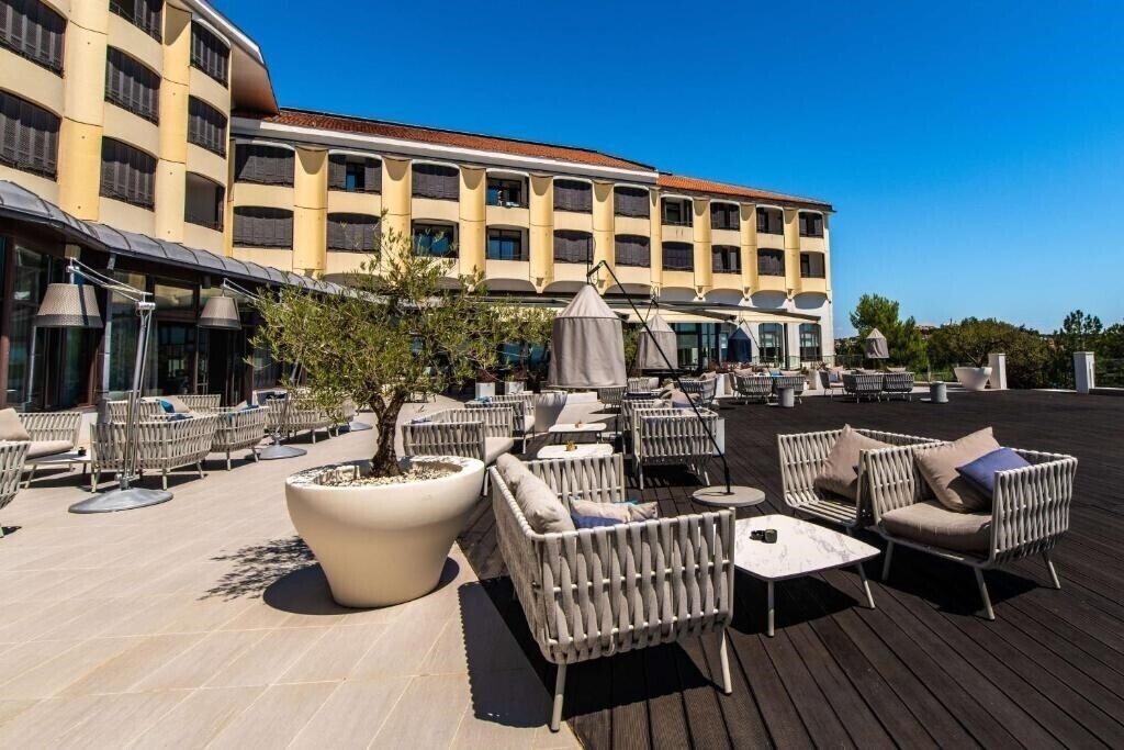 Территория Park Plaza Histria Pula 4*