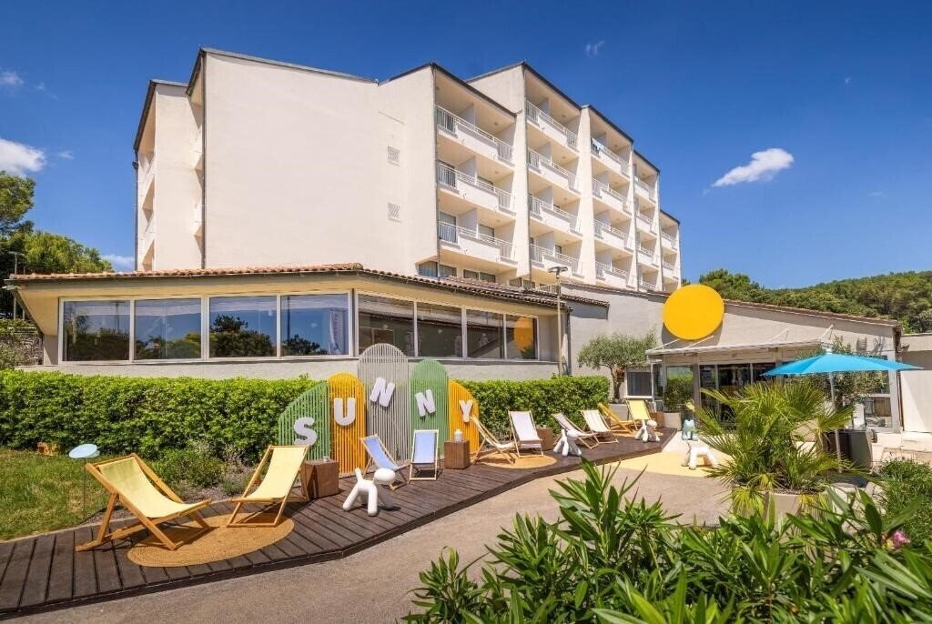 Вид Rabac Sunny Hotel & Residence (ex. Allegro/Miramar Sunny Hotel By Valamar) 3*