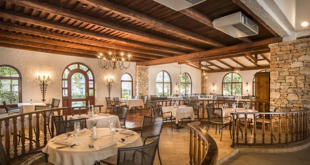 Фото Island Hotel Katarina 2*