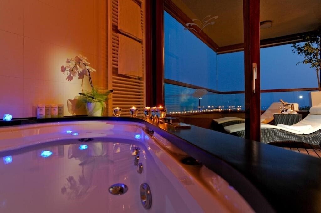 Фото Maistra Select All Suite Island Hotel Istra 4*