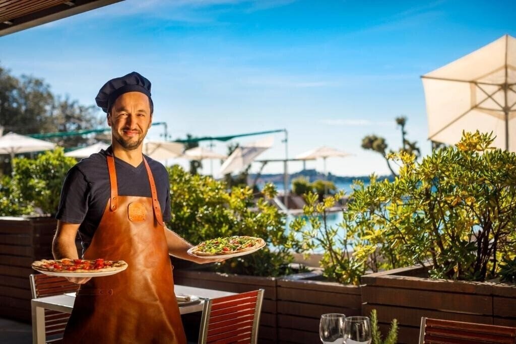 Панорама Amarin Resort Apartments 4*