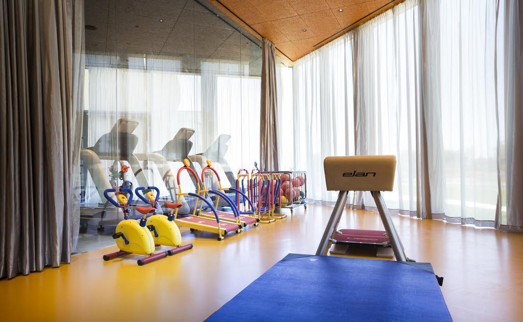 Фотографія Family Hotel Amarin 4*