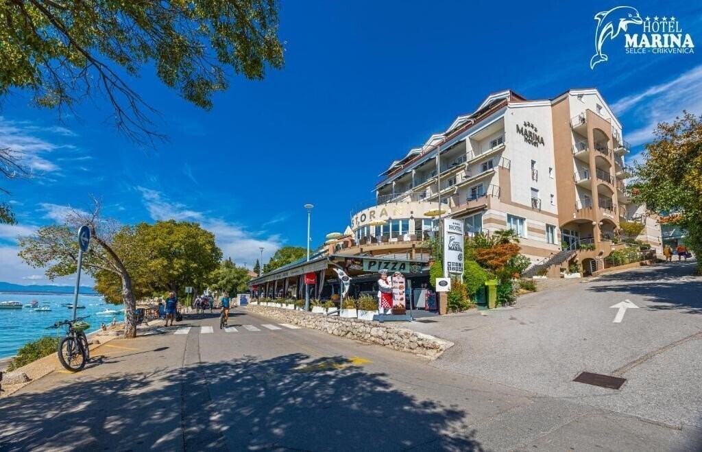 Апартаменти Marina 4*