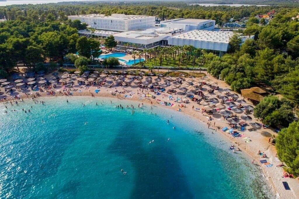 Готель Amadria Park Ivan (ex. Solaris Beach Ivan) 4*