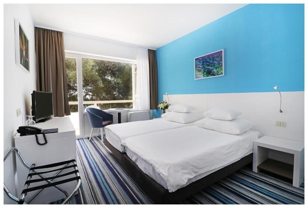 Вид Adriatiq Zora (Primosten) 3*