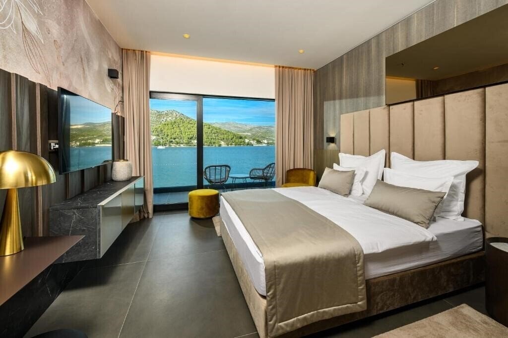 Отель Marinus Beach Hotel 4*