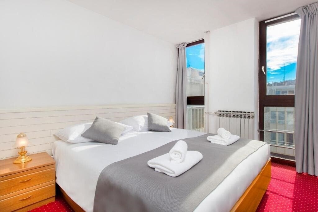 Территория Jadran Hotel Sibenik 3*