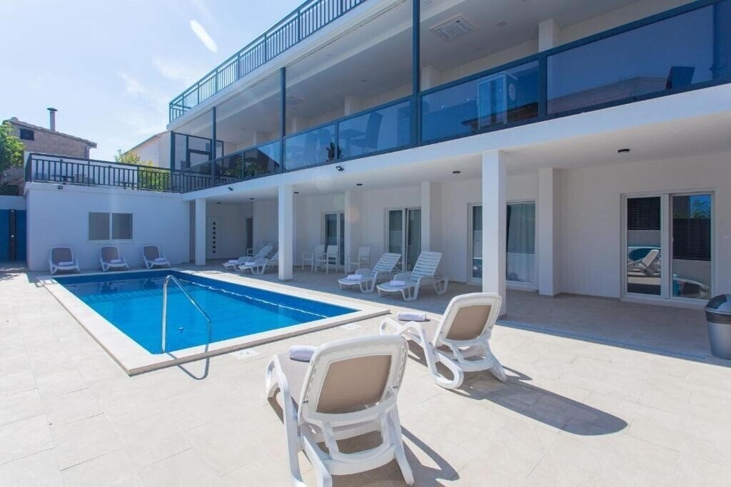 Територія Villa All Saints 3*