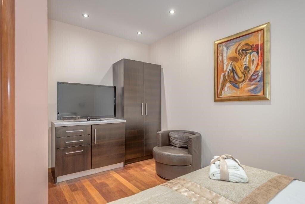 Панорама Palace Suites Heritage Hotel 4*
