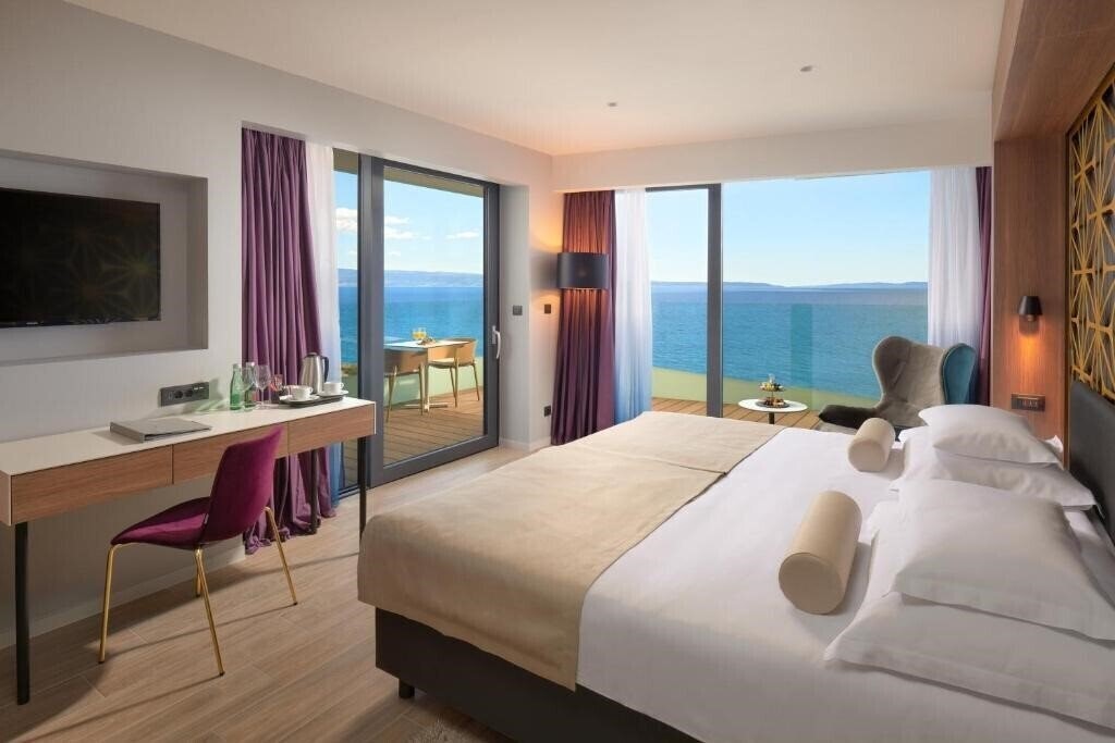 Територія Amphora 4*