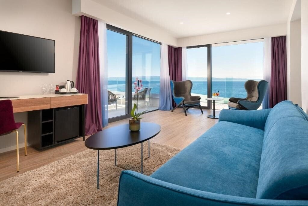 Панорама Amphora 4*