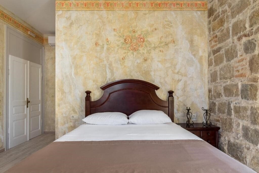 Фото Pietra Rossa Luxury Rooms 4*