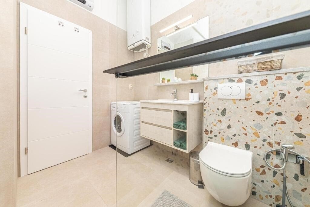 Фотографія Apartments Iskra 3*