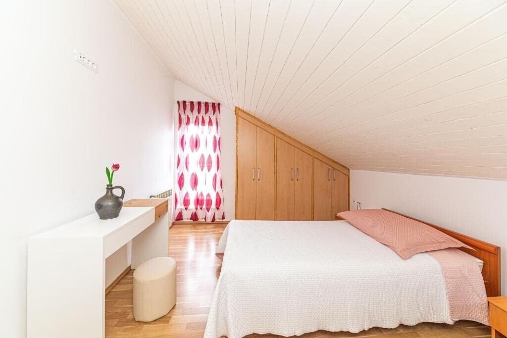 Територія Apartments Iskra 3*