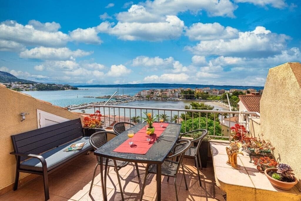 Панорама Apartments Iskra 3*