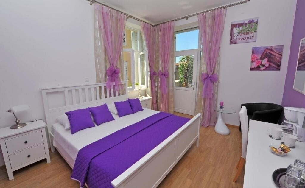Отель Luxury Rooms Nirvana 4*