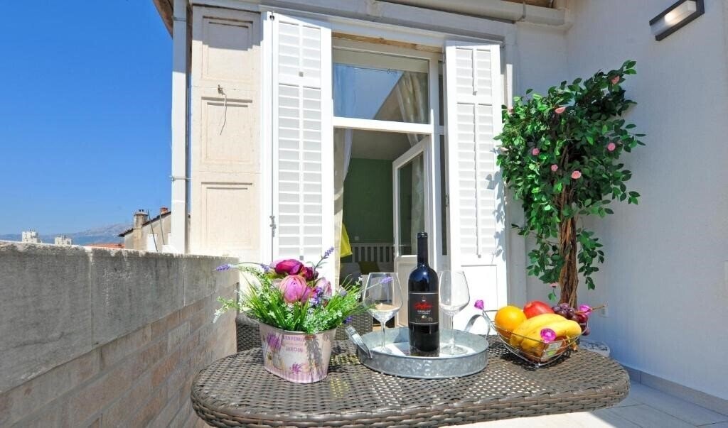 Панорама Luxury Rooms Nirvana 4*