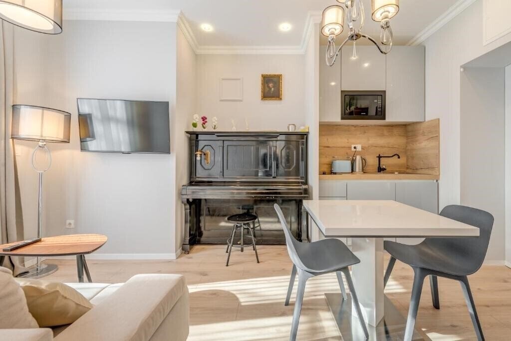 Вид Piano Suites 4*