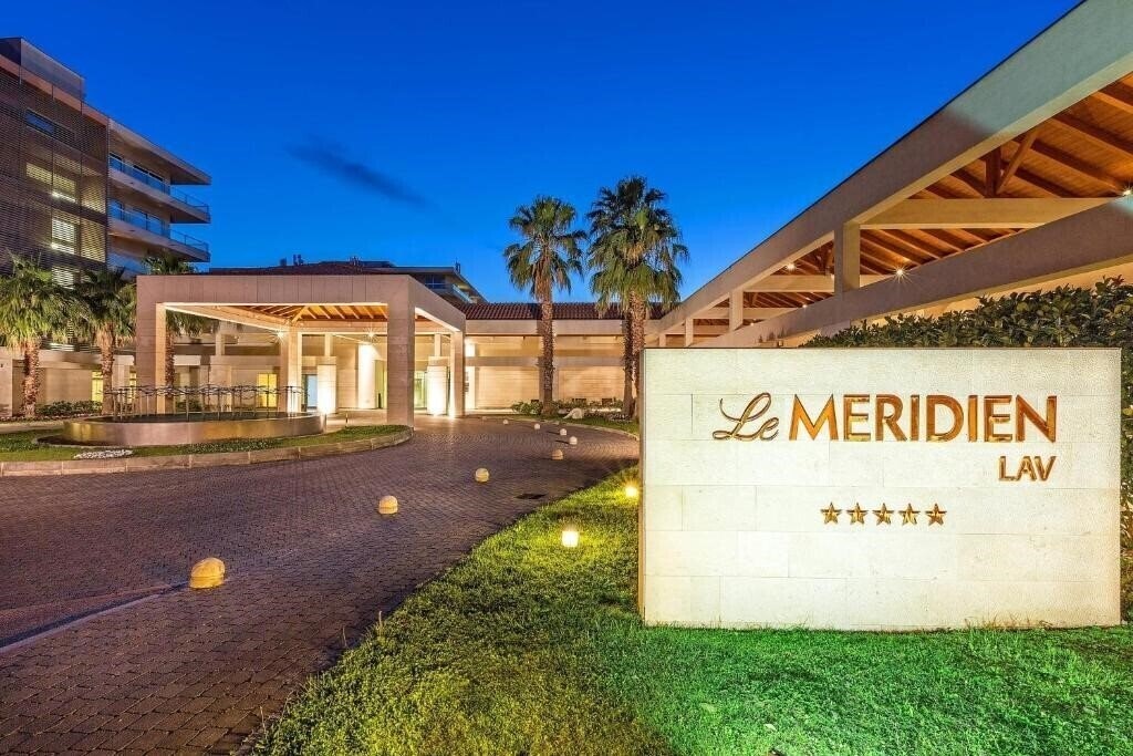 Вид Le Meridien Lav 5*