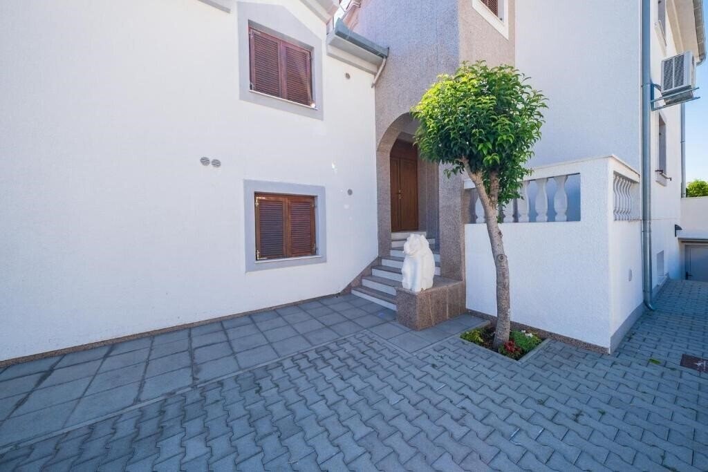 Апартаменти App Mirjana 3*