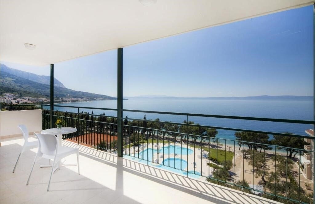 Панорама Neptun & Depadance Maslinik Bluesun 3*
