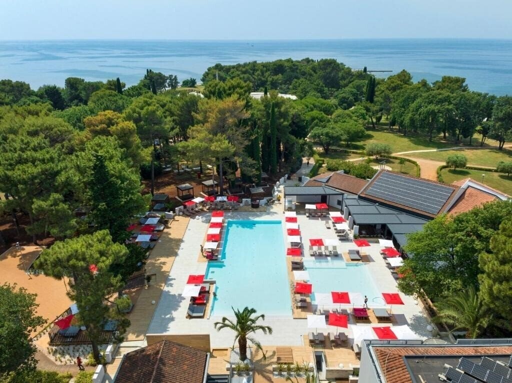 Отель Pelegrin Plava Laguna 4*