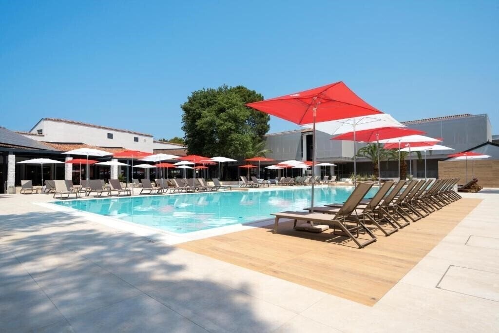 Картинка Pelegrin Plava Laguna 4*