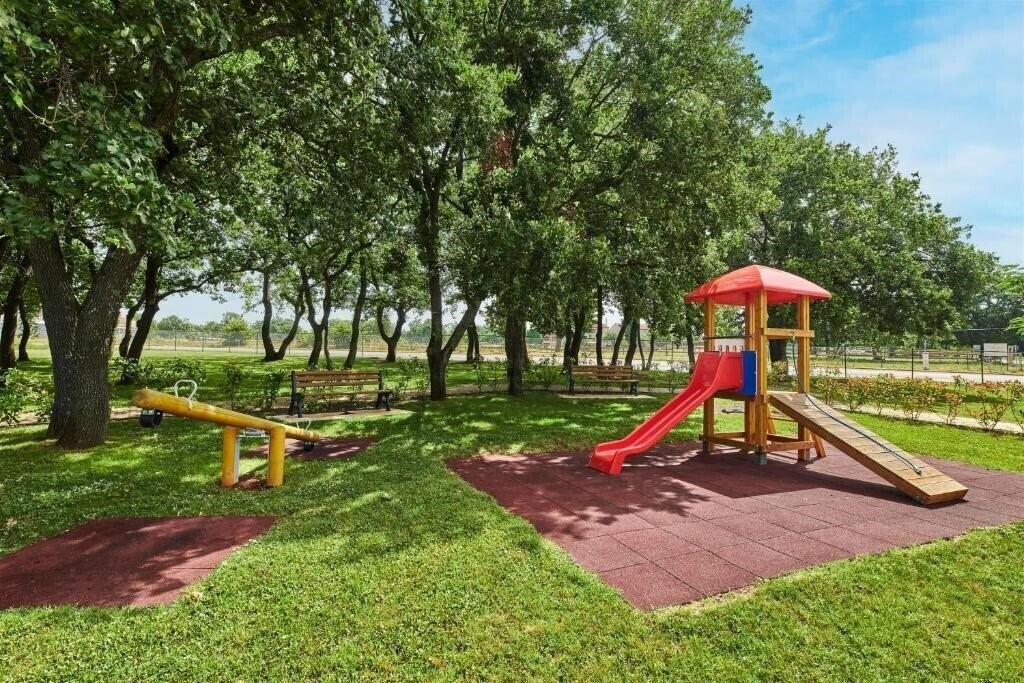 Вид Polynesia Apartments For Plava Laguna 3*