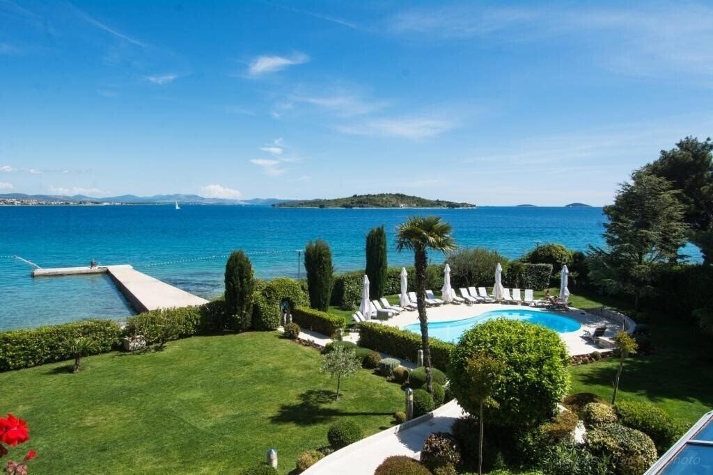 Территория Villa Radin Hotel вилла