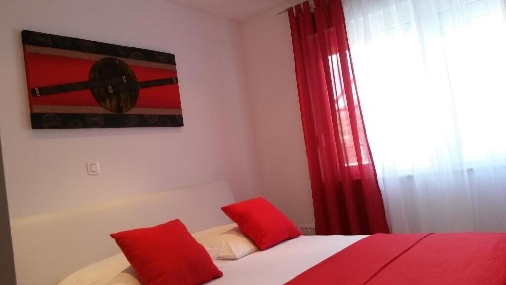 Отель Marjan Apartments апартаменты