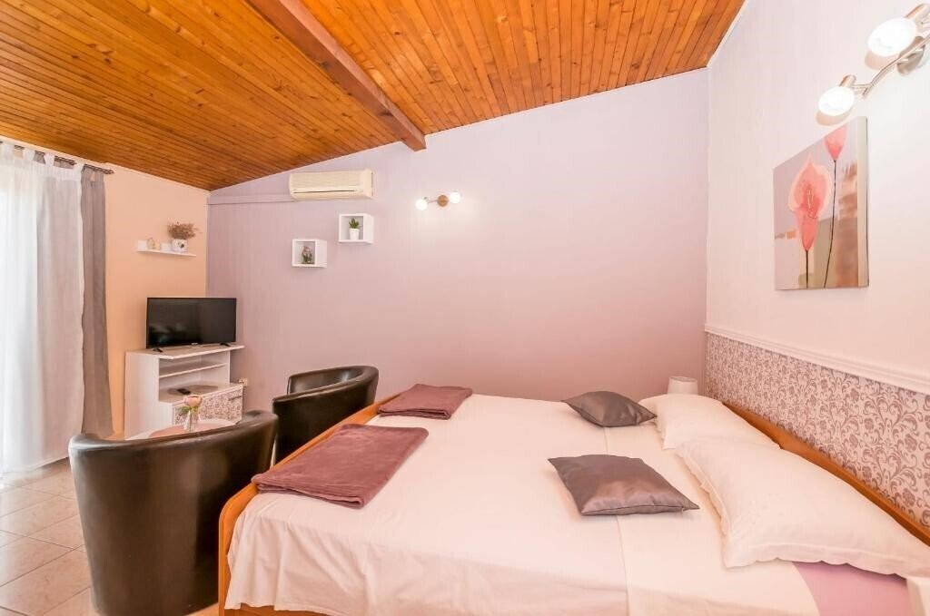 Фото App & Room Zinka 3*