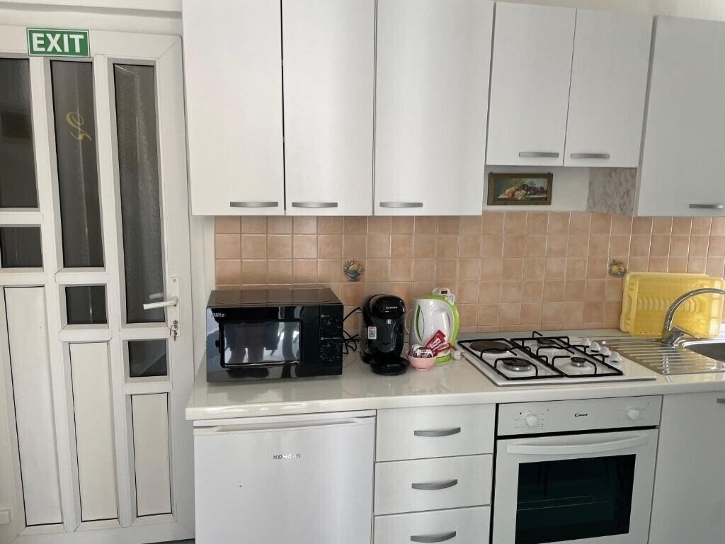 Отель App Tina 3*