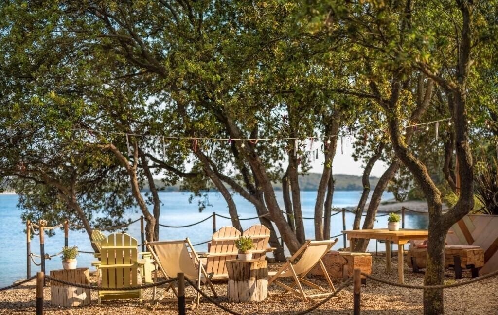Панорама Maistra Camping Koversada Uncovered Naturist Mobile Homes 4*